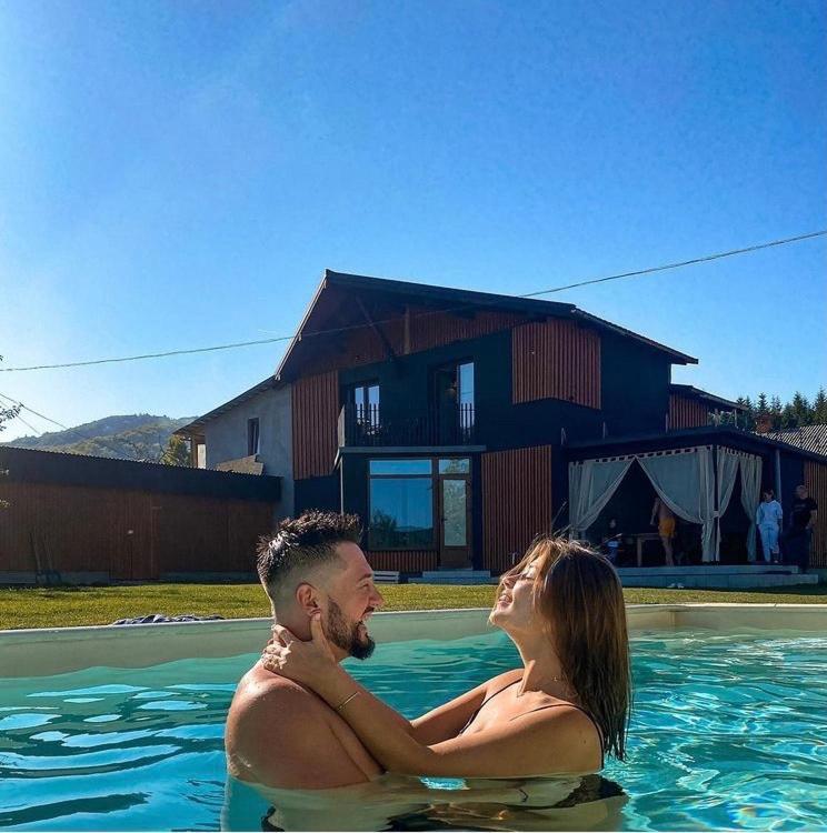 Mishelter Villa Migovo Bagian luar foto