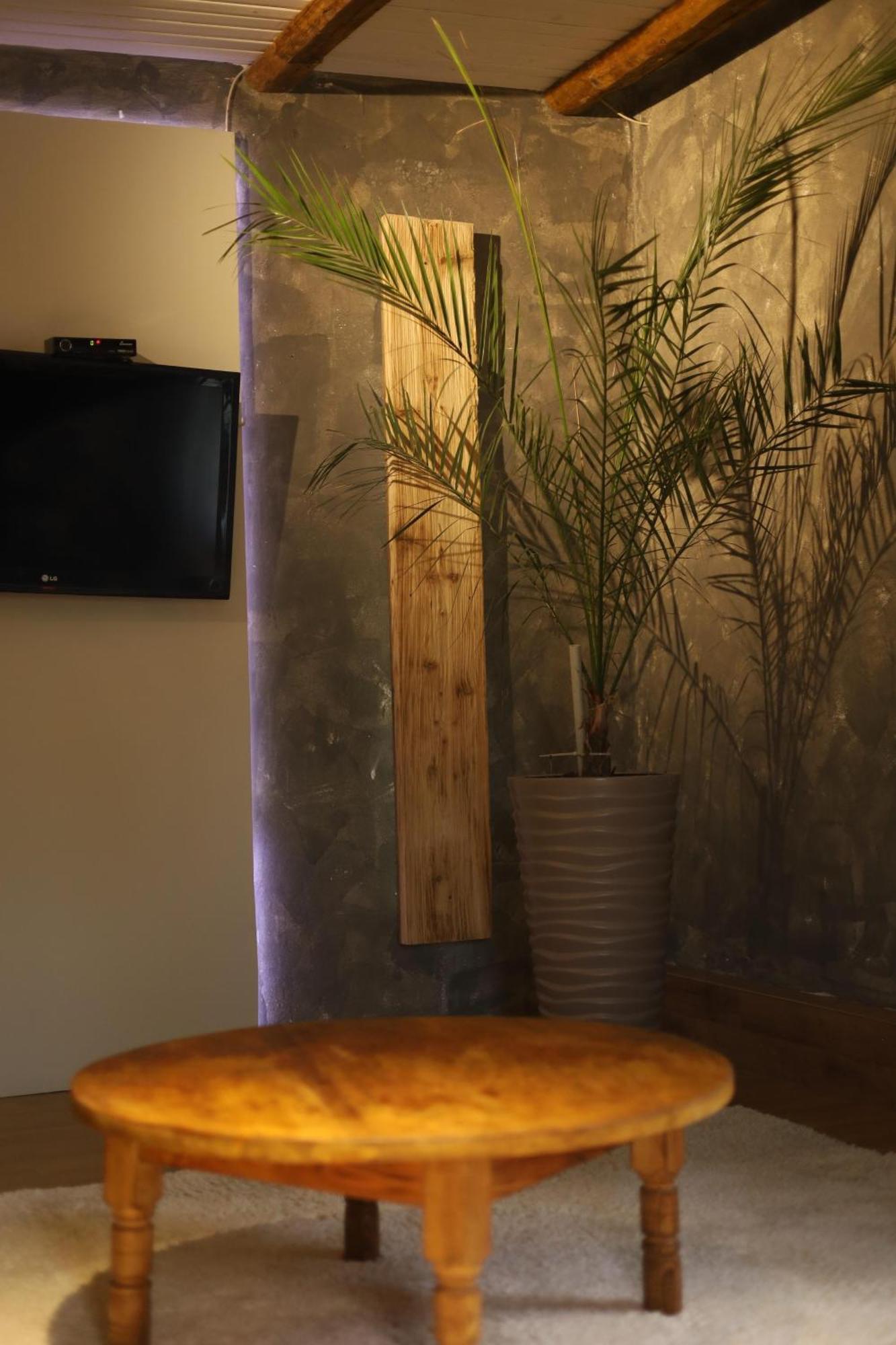 Mishelter Villa Migovo Bagian luar foto