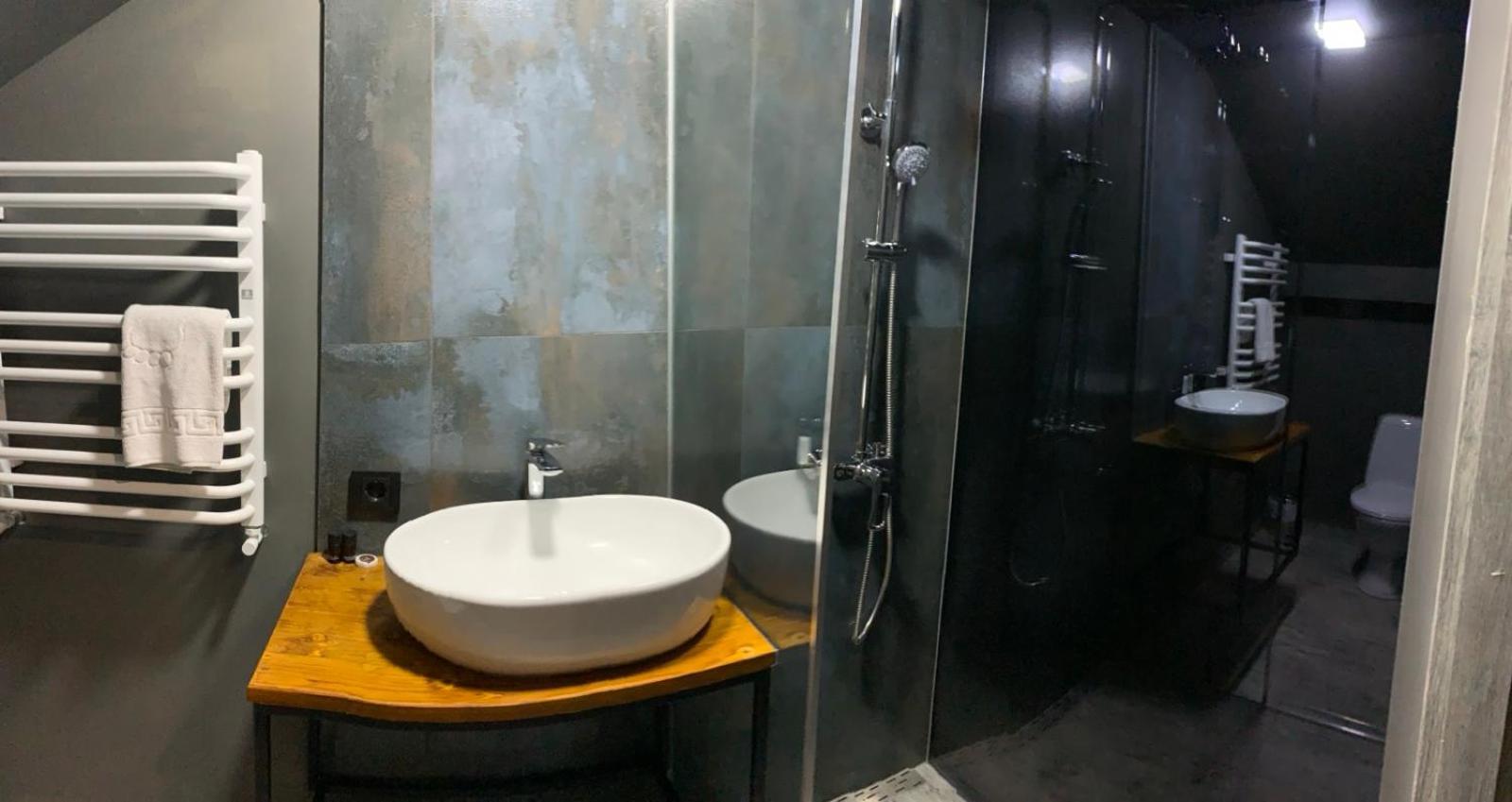 Mishelter Villa Migovo Bagian luar foto