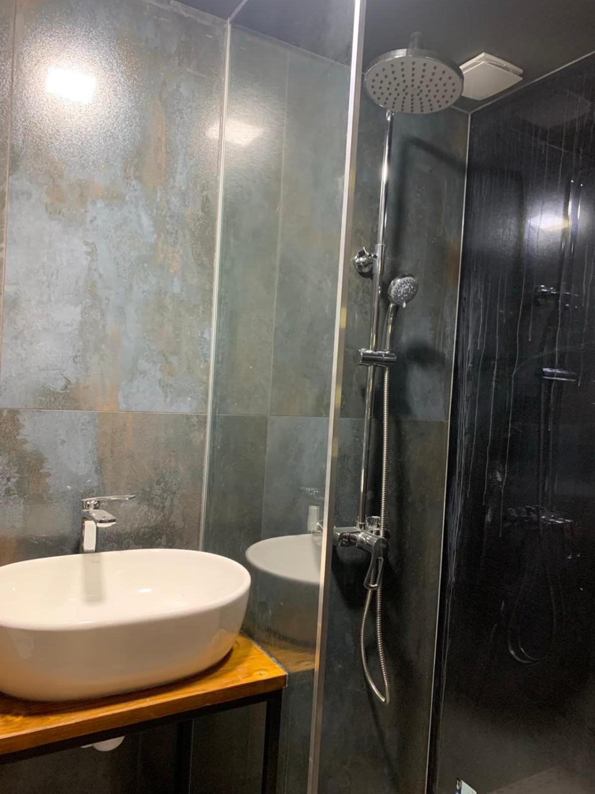 Mishelter Villa Migovo Bagian luar foto